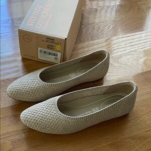 Like new VIVAIA hemp flats size 38.5 VIVAIA ballet flat 7.5 natural walking flat